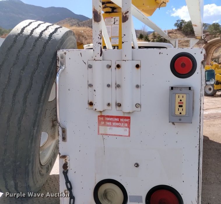 image for item DN6396 1994 GMC C3500  bucket truck