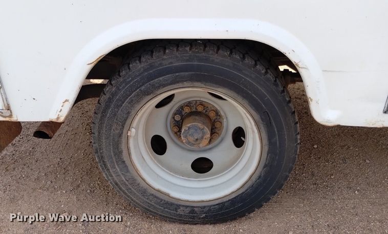 image for item DN6396 1994 GMC C3500  bucket truck