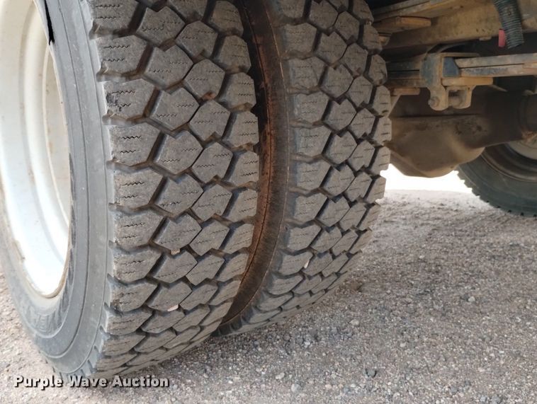 image for item DN6396 1994 GMC C3500  bucket truck