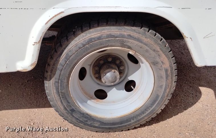 image for item DN6396 1994 GMC C3500  bucket truck