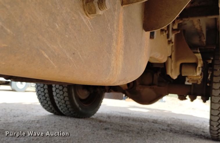 image for item DN6396 1994 GMC C3500  bucket truck