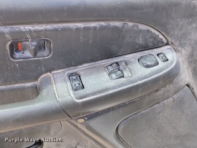 image for item DN6399 2004 GMC Sierra 2500HD  Ext. Cab pickup truck