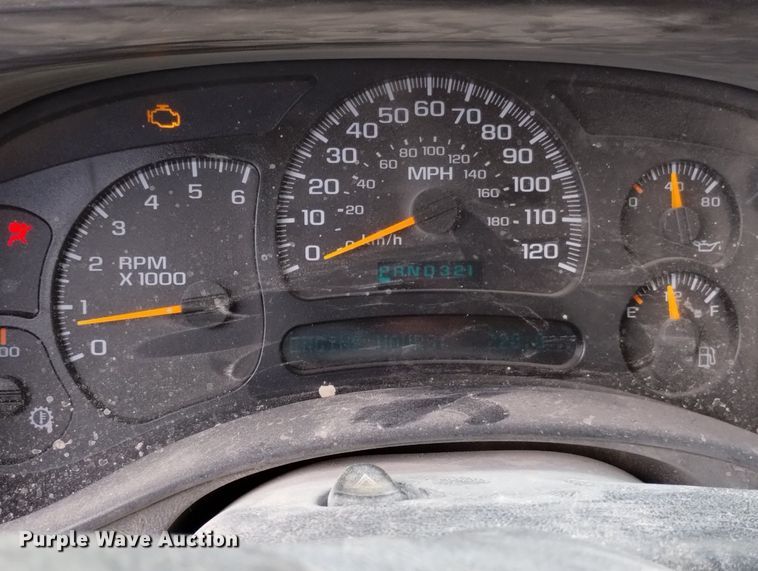 image for item DN6399 2004 GMC Sierra 2500HD  Ext. Cab pickup truck