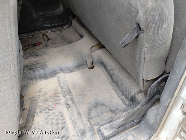 image for item DN6399 2004 GMC Sierra 2500HD  Ext. Cab pickup truck