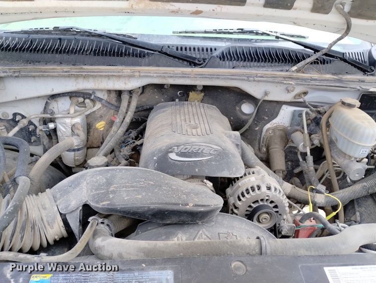 image for item DN6399 2004 GMC Sierra 2500HD  Ext. Cab pickup truck