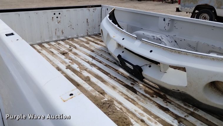 image for item DN6399 2004 GMC Sierra 2500HD  Ext. Cab pickup truck