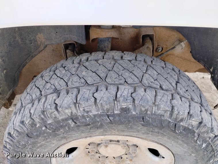 image for item DN6399 2004 GMC Sierra 2500HD  Ext. Cab pickup truck