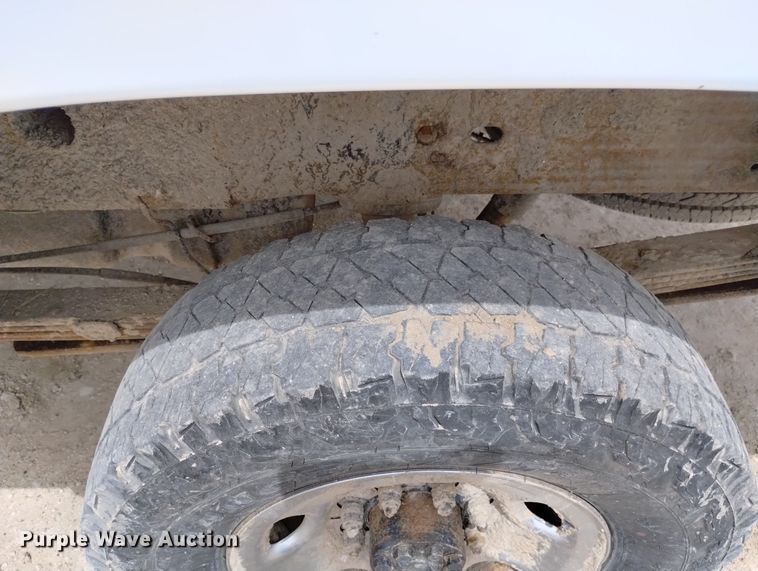 image for item DN6399 2004 GMC Sierra 2500HD  Ext. Cab pickup truck