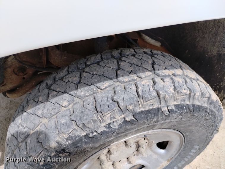 image for item DN6399 2004 GMC Sierra 2500HD  Ext. Cab pickup truck