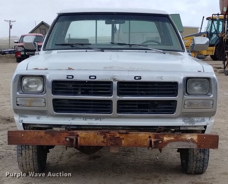 image for item DN6400 1992 Dodge Ram 150  pickup truck