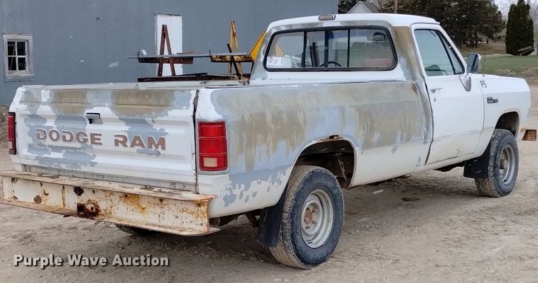 image for item DN6400 1992 Dodge Ram 150  pickup truck