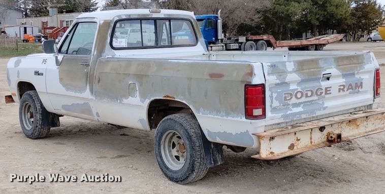 image for item DN6400 1992 Dodge Ram 150  pickup truck