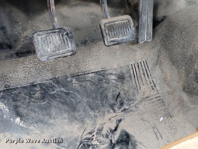 image for item DN6400 1992 Dodge Ram 150  pickup truck