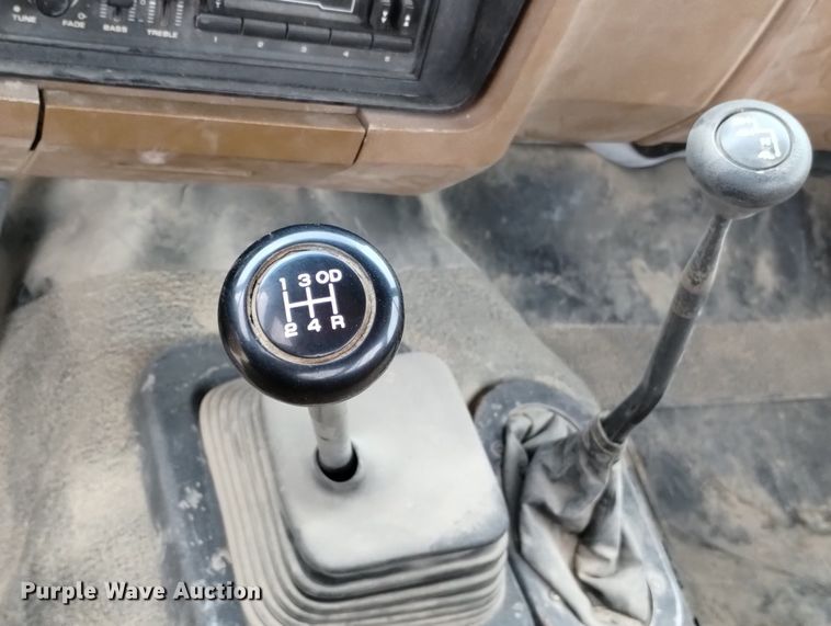 image for item DN6400 1992 Dodge Ram 150  pickup truck