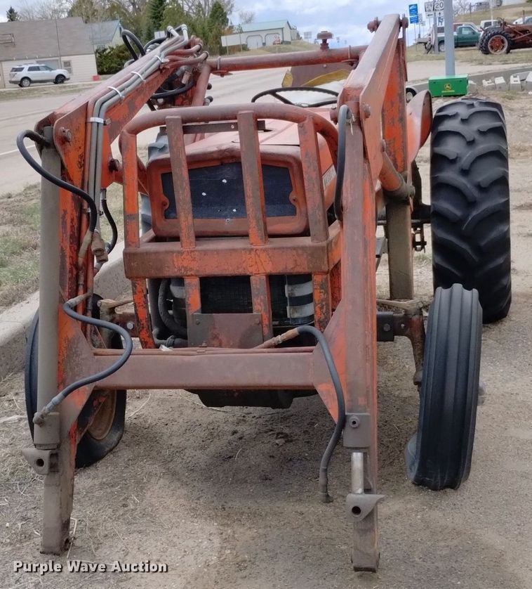 image for item DN6402 Massey Ferguson 135  tractor
