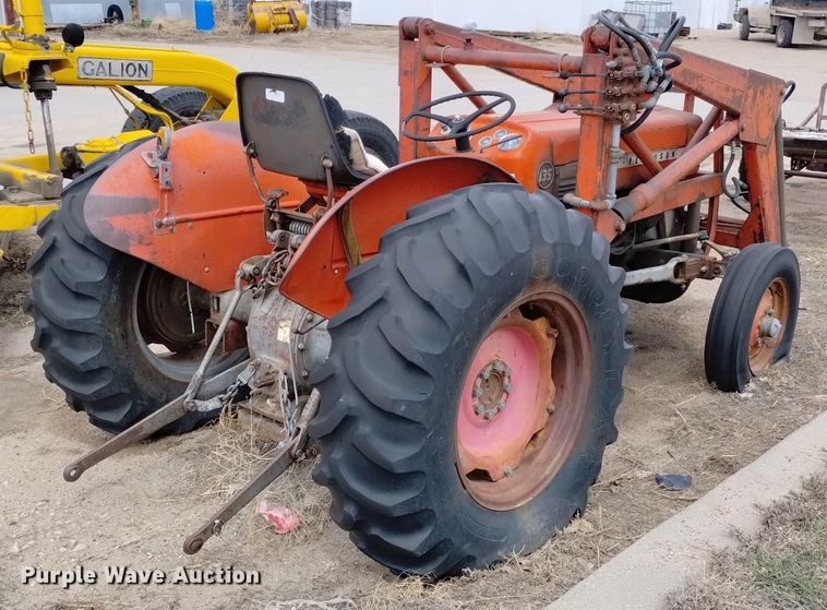 image for item DN6402 Massey Ferguson 135  tractor