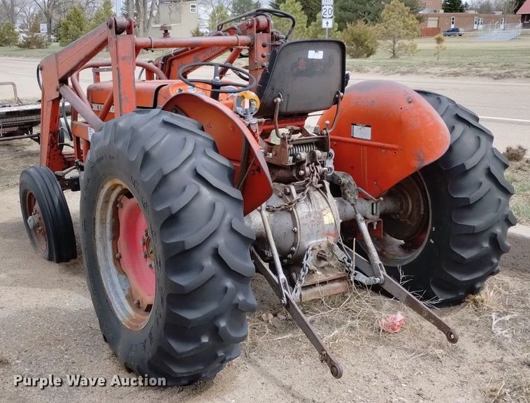 image for item DN6402 Massey Ferguson 135  tractor