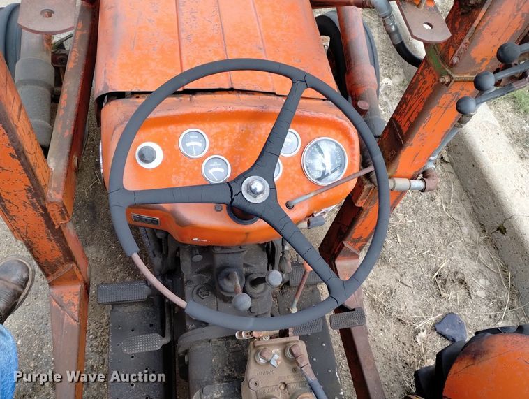 image for item DN6402 Massey Ferguson 135  tractor