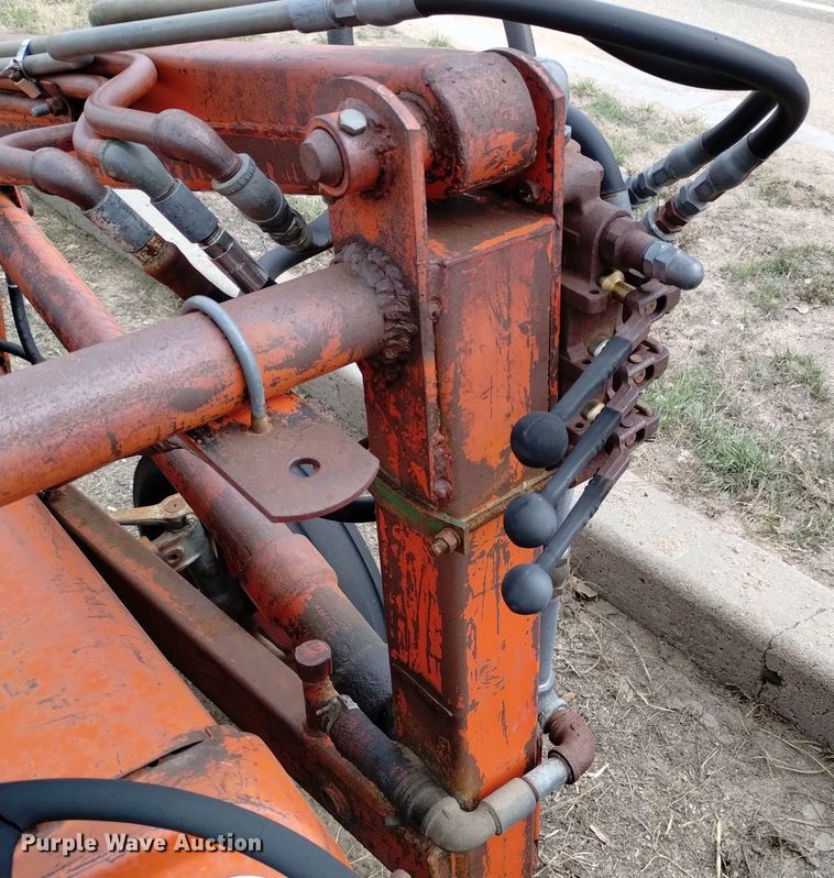 image for item DN6402 Massey Ferguson 135  tractor