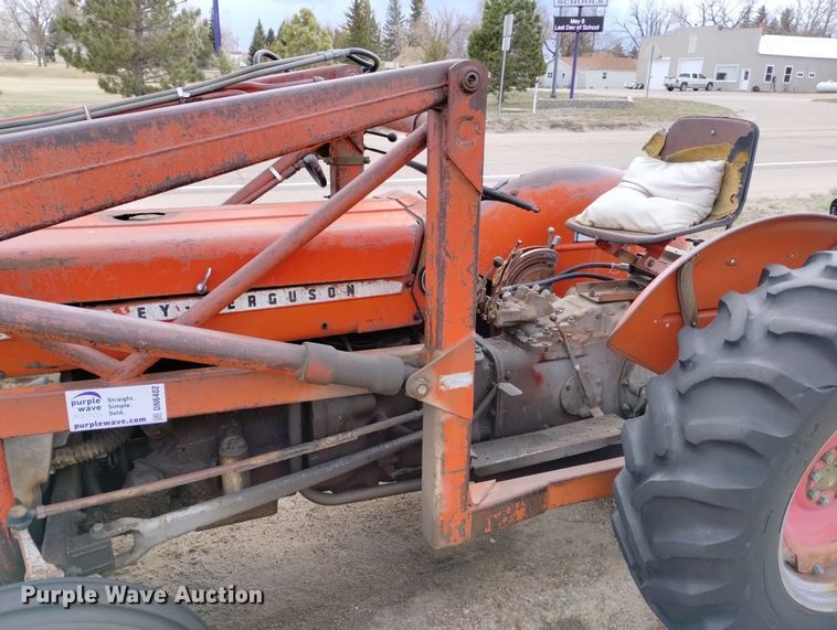 image for item DN6402 Massey Ferguson 135  tractor