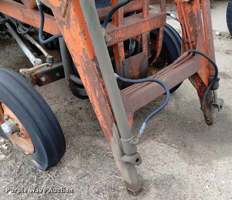 image for item DN6402 Massey Ferguson 135  tractor