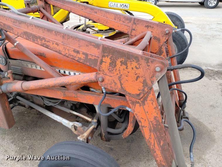 image for item DN6402 Massey Ferguson 135  tractor