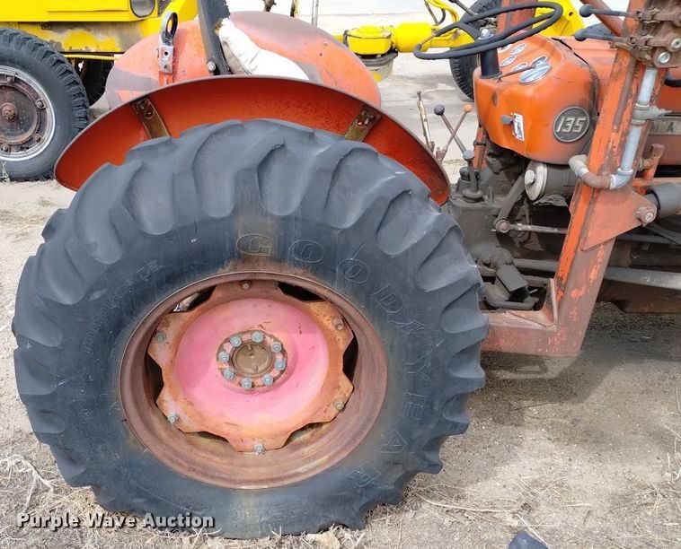 image for item DN6402 Massey Ferguson 135  tractor