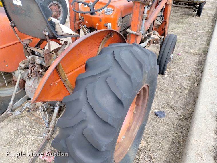 image for item DN6402 Massey Ferguson 135  tractor