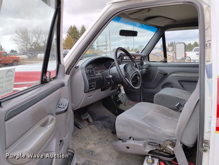 image for item DN6403 1996 Ford F350 XLT  ambulance