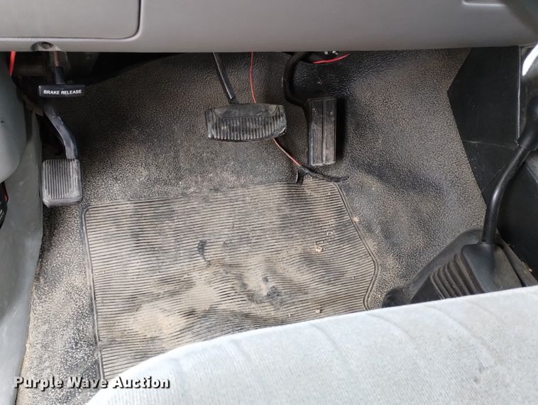 image for item DN6403 1996 Ford F350 XLT  ambulance