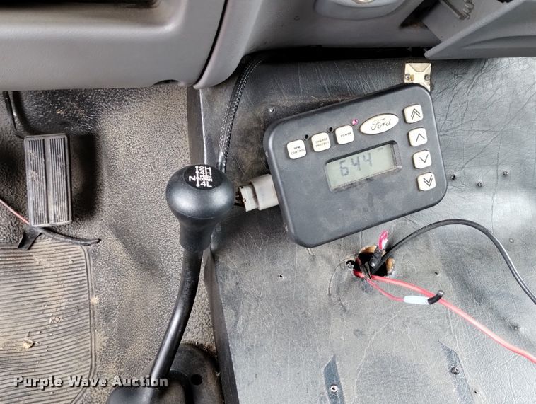 image for item DN6403 1996 Ford F350 XLT  ambulance