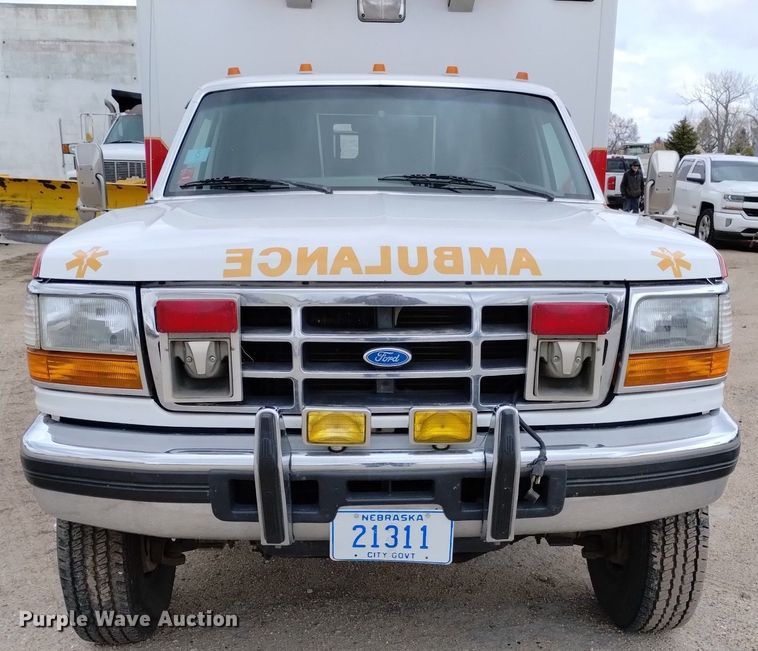image for item DN6403 1996 Ford F350 XLT  ambulance