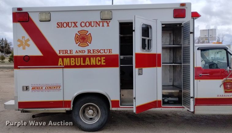 image for item DN6403 1996 Ford F350 XLT  ambulance