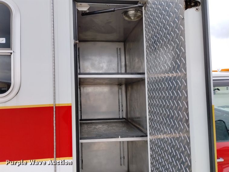 image for item DN6403 1996 Ford F350 XLT  ambulance