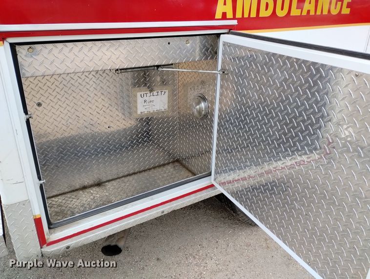 image for item DN6403 1996 Ford F350 XLT  ambulance