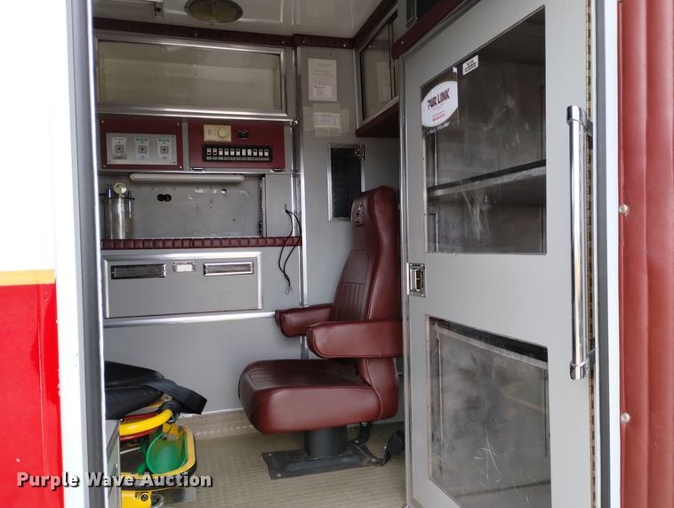 image for item DN6403 1996 Ford F350 XLT  ambulance