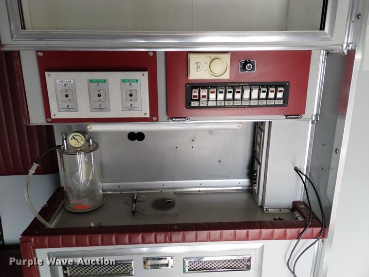 image for item DN6403 1996 Ford F350 XLT  ambulance