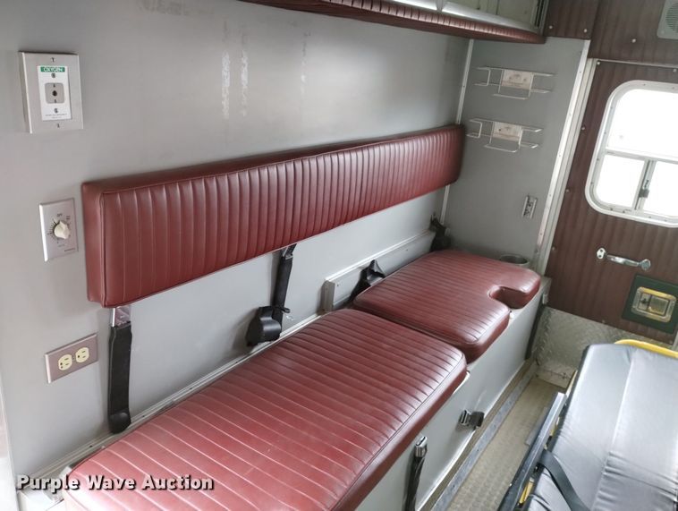 image for item DN6403 1996 Ford F350 XLT  ambulance