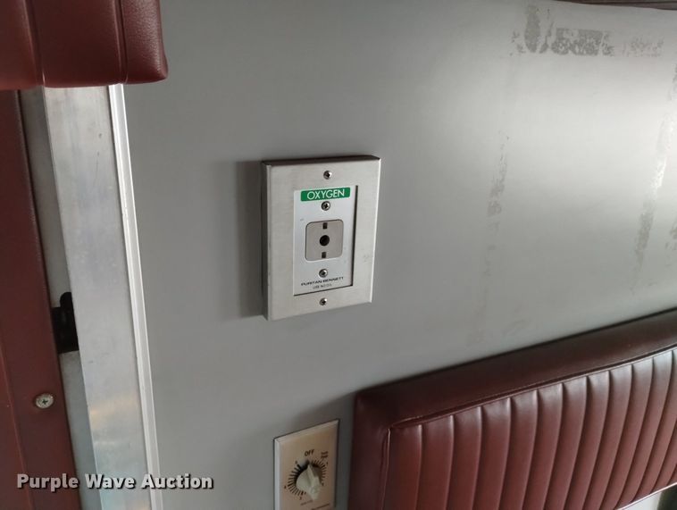 image for item DN6403 1996 Ford F350 XLT  ambulance