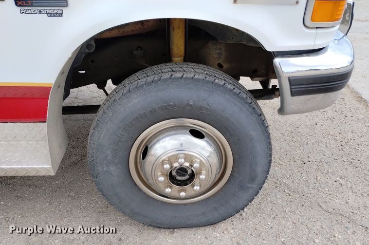 image for item DN6403 1996 Ford F350 XLT  ambulance