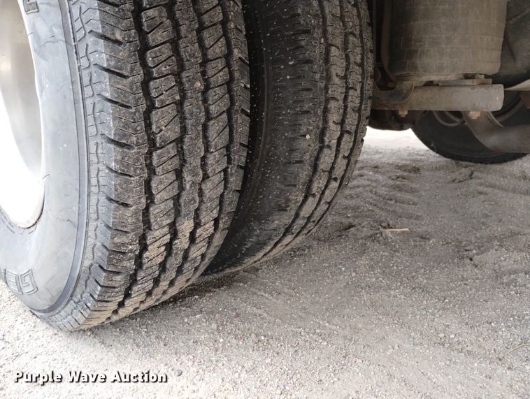 image for item DN6403 1996 Ford F350 XLT  ambulance