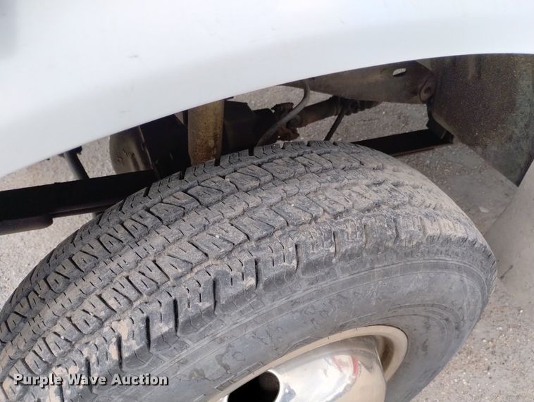 image for item DN6403 1996 Ford F350 XLT  ambulance