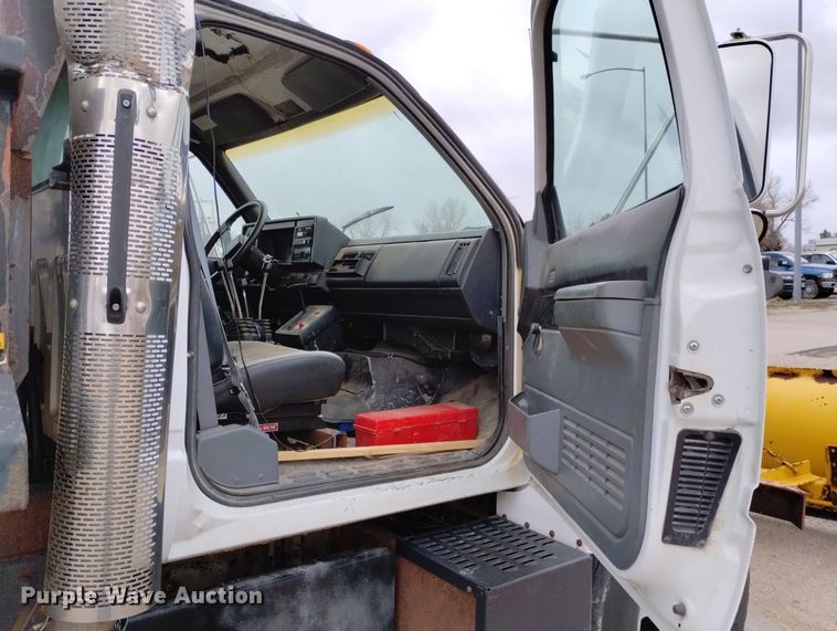 image for item DN6404 1994 Chevrolet Kodiak  dump truck