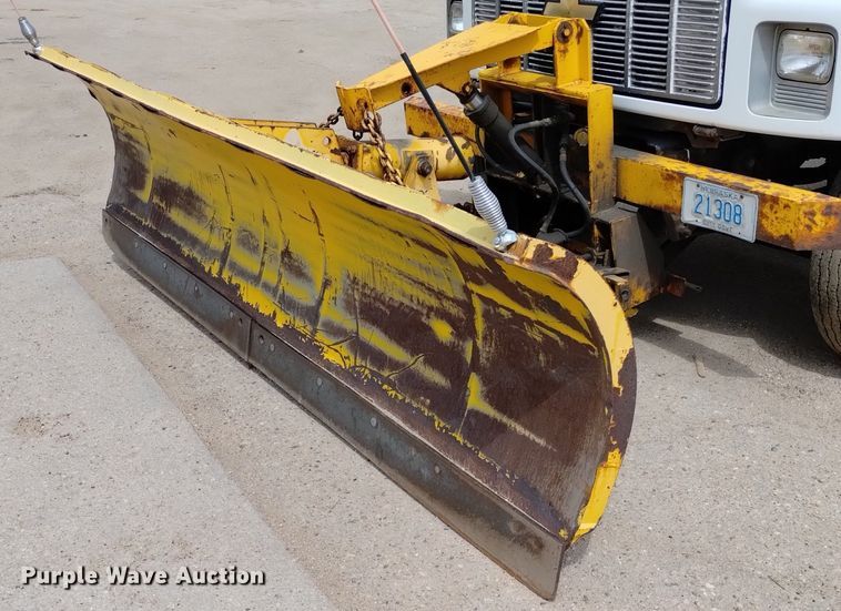 image for item DN6404 1994 Chevrolet Kodiak  dump truck