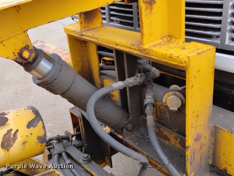 image for item DN6404 1994 Chevrolet Kodiak  dump truck