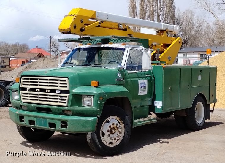 image for item DN6410 1981 Ford F700  bucket truck