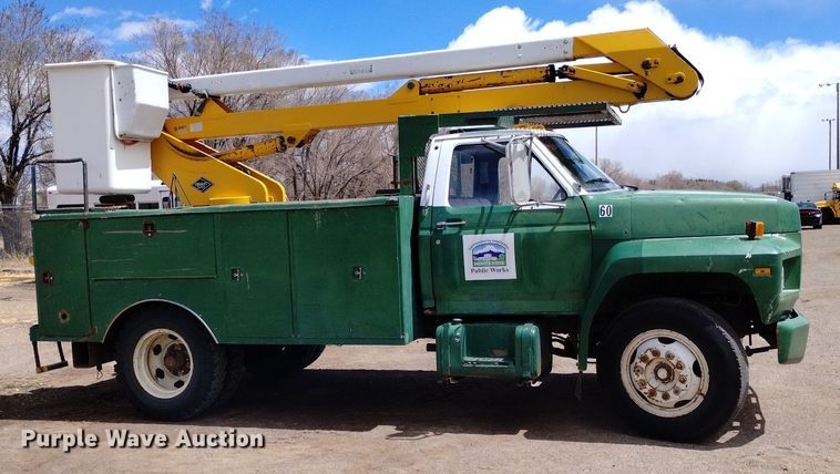 image for item DN6410 1981 Ford F700  bucket truck