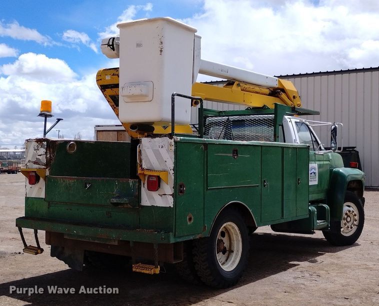 image for item DN6410 1981 Ford F700  bucket truck
