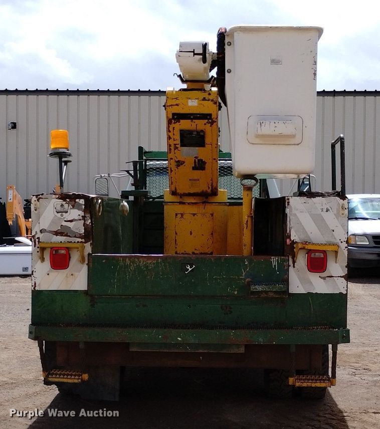 image for item DN6410 1981 Ford F700  bucket truck