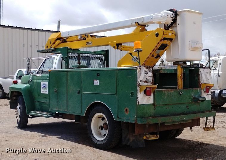 image for item DN6410 1981 Ford F700  bucket truck